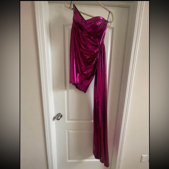 Prom dress - Picture 2 of 4